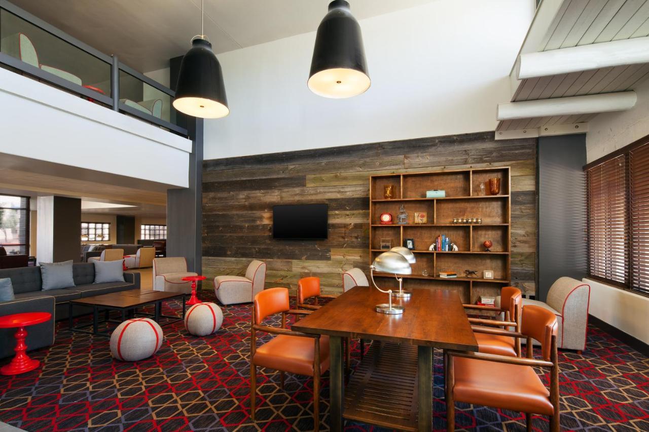 Four Points By Sheraton Phoenix South Mountain Buitenkant foto